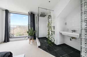 En Suite- click for photo gallery